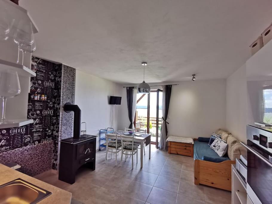 Apartman S Terasou A Vyhledem Na Jezero Lipno Kovarov  Exterior photo