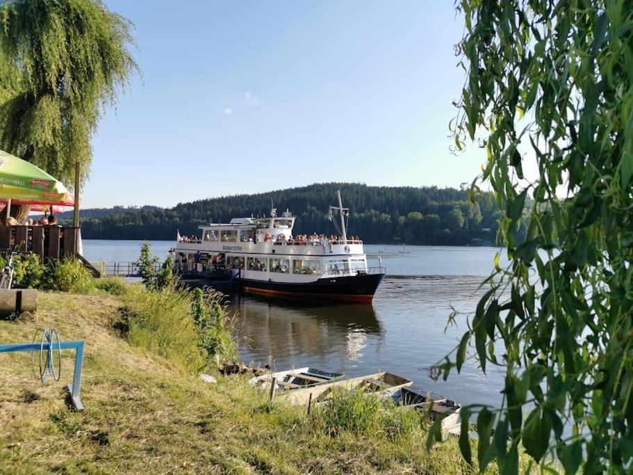 Apartman S Terasou A Vyhledem Na Jezero Lipno Kovarov  Exterior photo