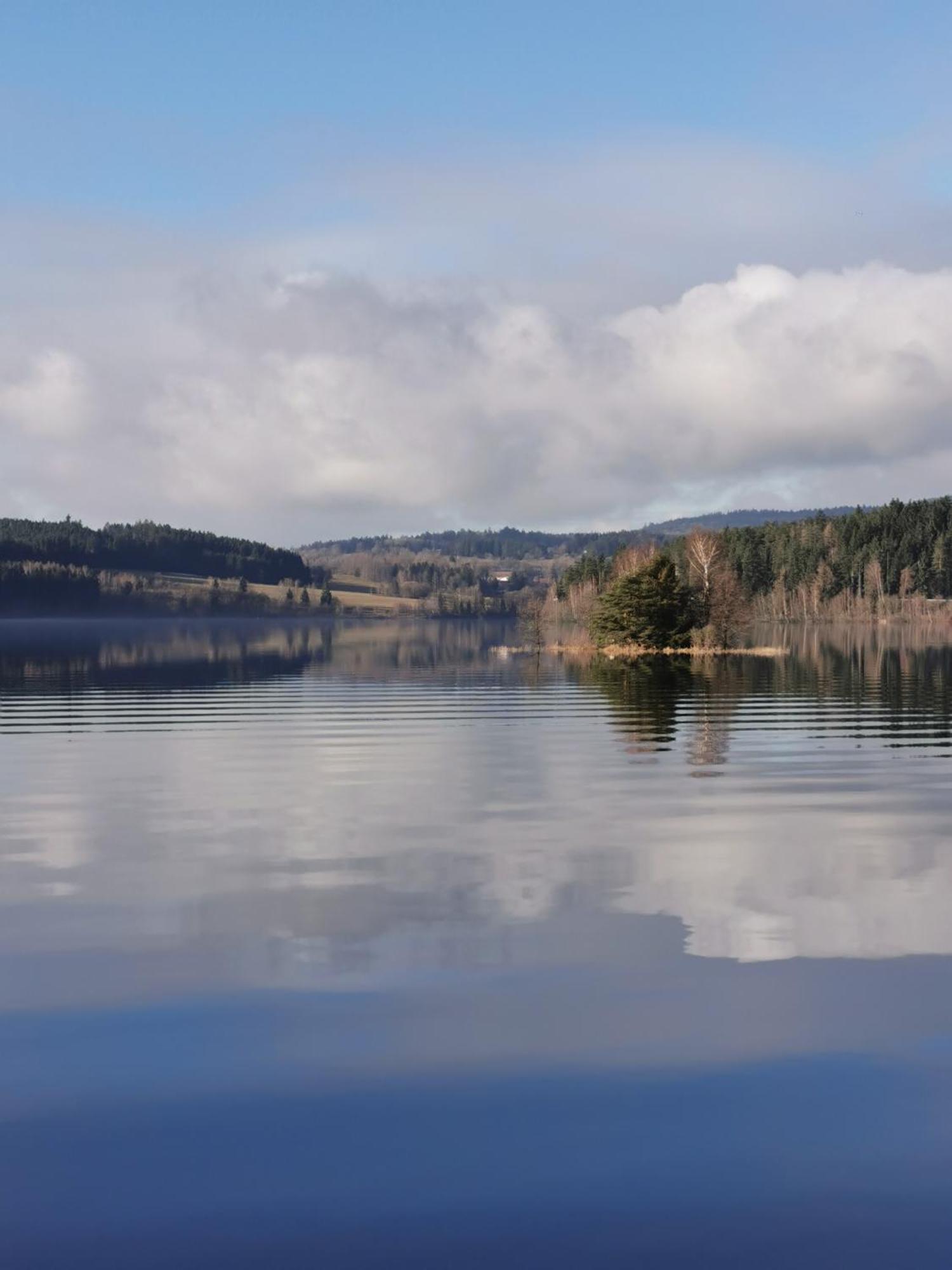 Apartman S Terasou A Vyhledem Na Jezero Lipno Kovarov  Exterior photo