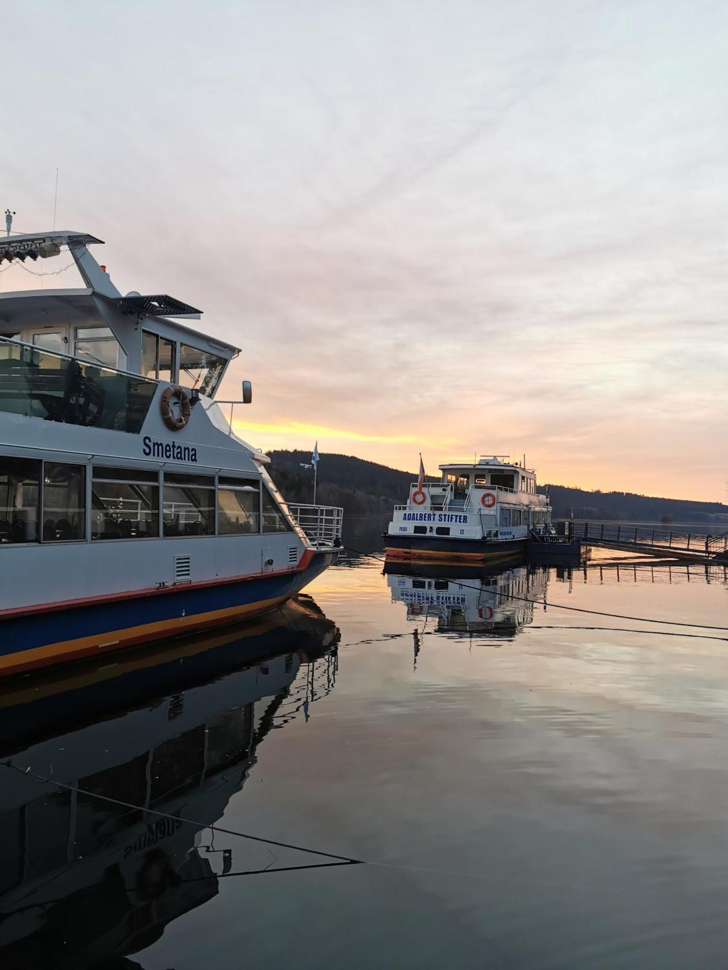 Apartman S Terasou A Vyhledem Na Jezero Lipno Kovarov  Exterior photo